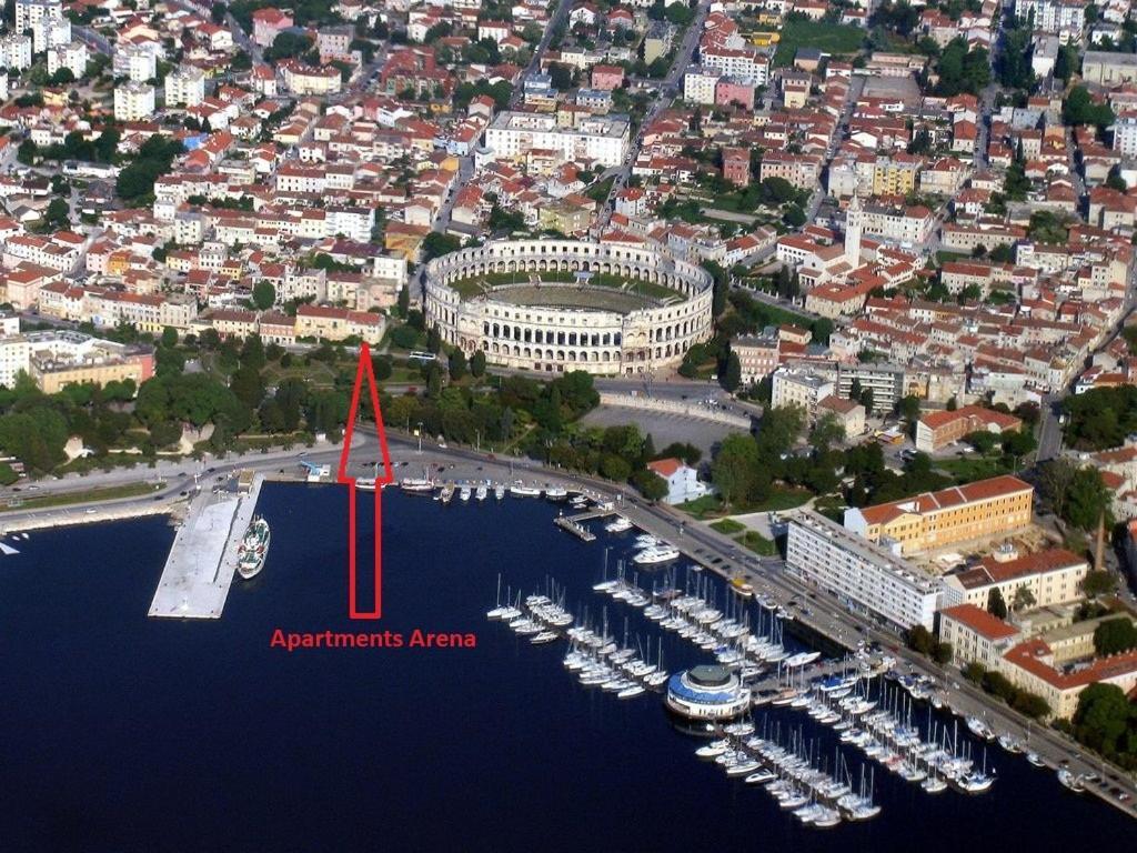 Apartments Arena Pula Exterior photo